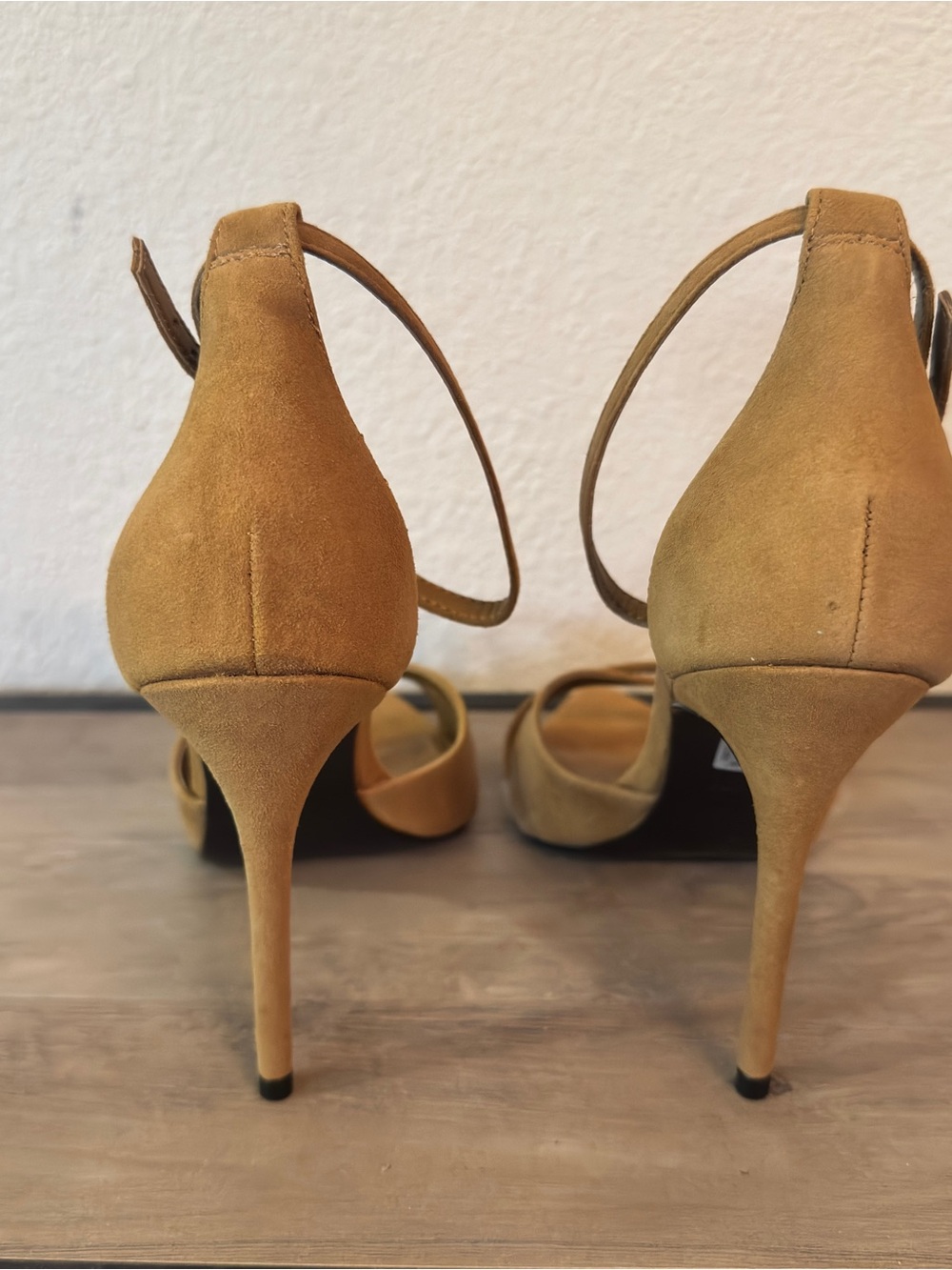 Schutz Hilda Leaf Suede Stiletto Sandals Dried Pistachio Pointed Toe 9B - Picture 6 of 8